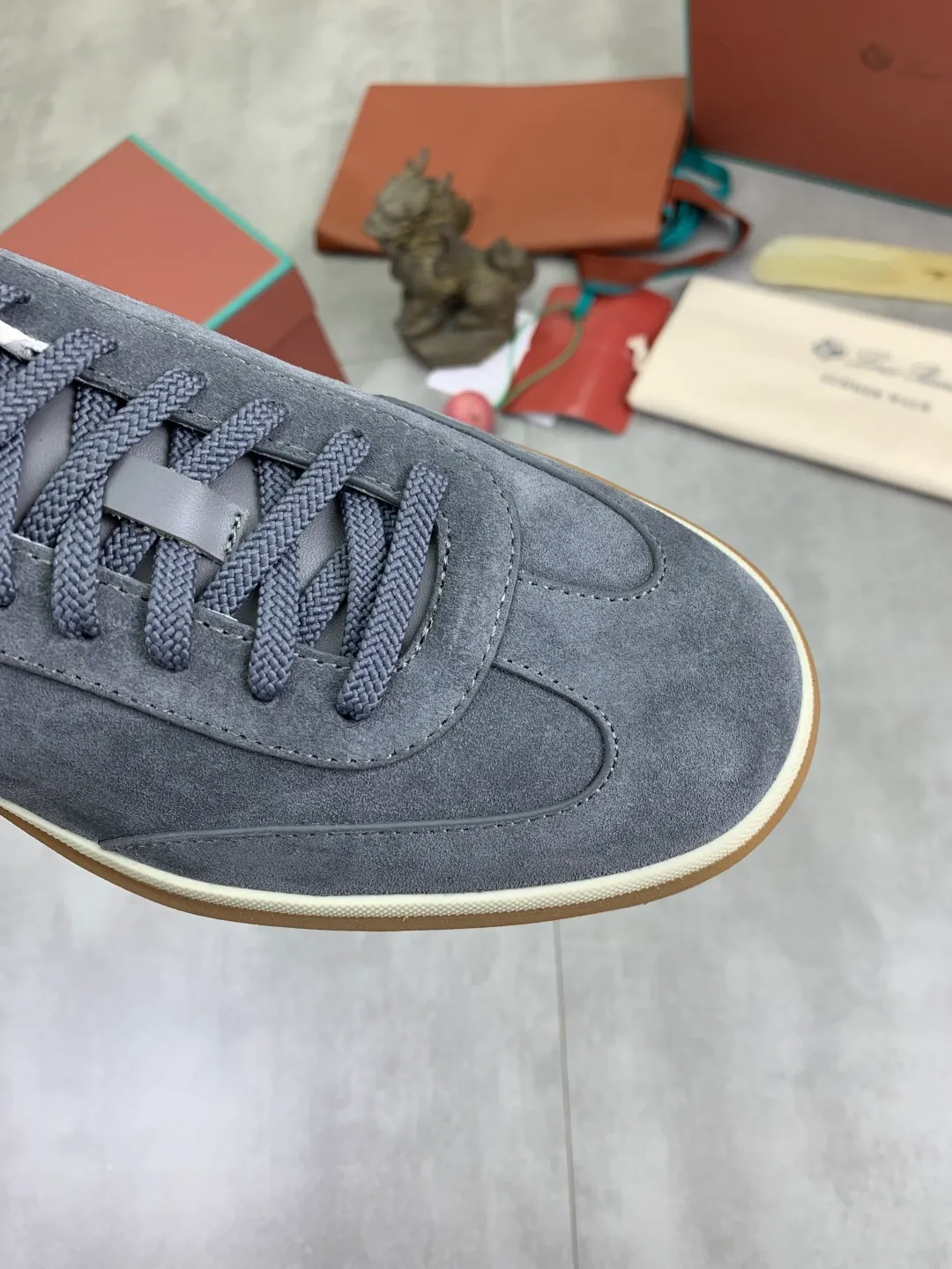 Men's men's shoes 💰P580 New model 💰 The latest casual shoes Loro Piana 💯 Top grade 💯 Buy the original copy 💯 Founded the existing Loro Piana company on April 24, 1924. It is the sixth generation of family operation, providing the best quality products to customers who are discerning about taste and quality. Imported original fly woven fabric with cowhide fabric, plain calfskin lining, hand-stitched thread with cowhide feet, original packaging, high-end outsole, size: 38-45 (customized for 46), 8️⃣ colors available